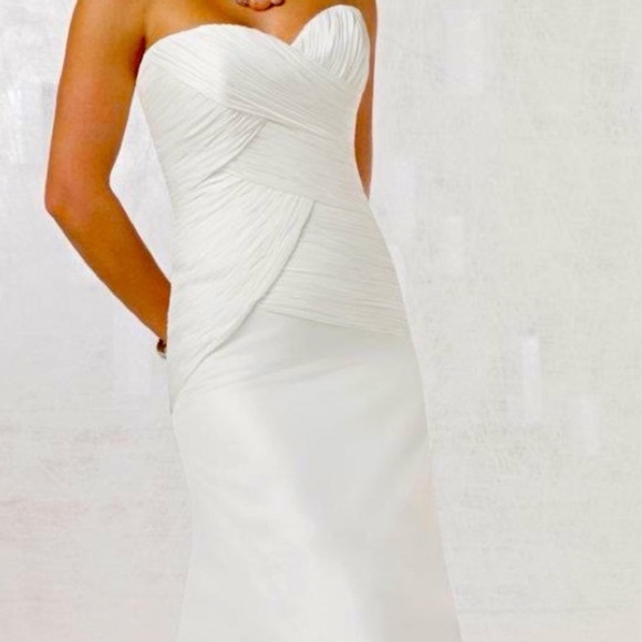 Kathy Ireland 2Be a-line ivory organza wedding gown - Picture 1 of 9